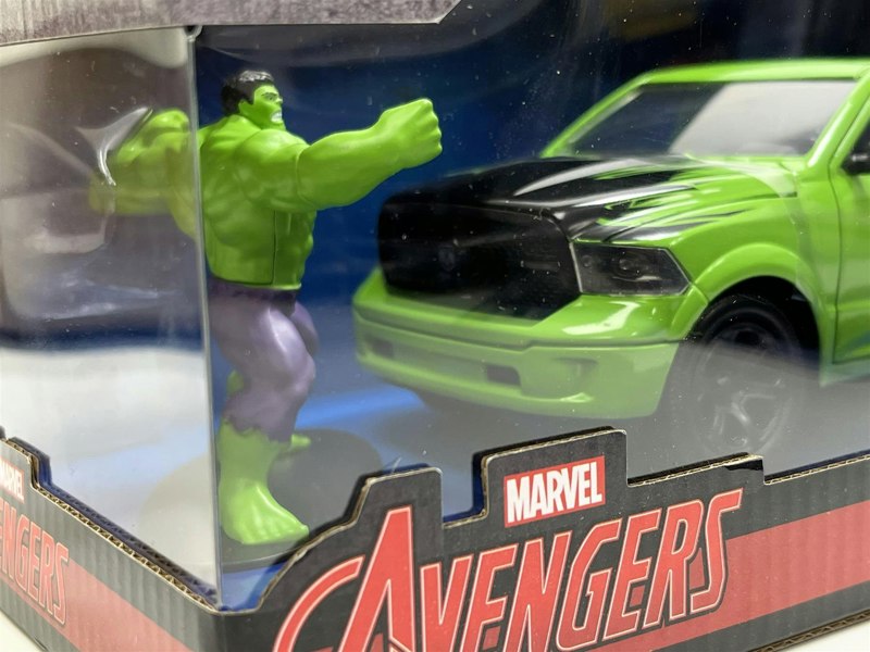 Jada Marvel Avengers Hulk Figure and 2014 Ram 1500 1:24 Scale 99726 253225029