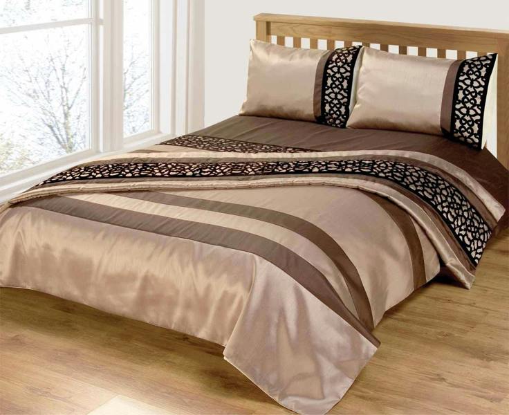 Intimates Velvet Gold Throw Blanket with Heat Set Lace Border - Machine Washable Fabric Velvet