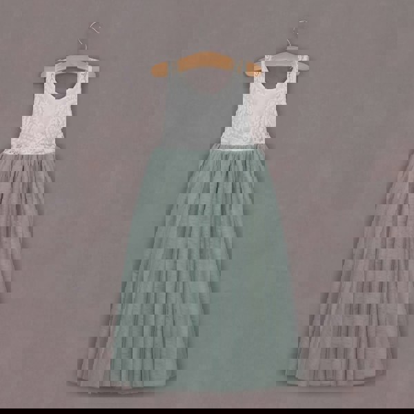 rear lace pattern on flower girl dress