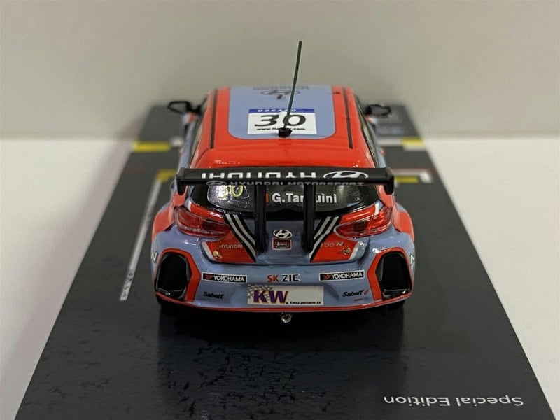 hyundai i30 n tcr wtcr 2018 champion  g tarquini 1:64 tarmac works t6403118wtcr30