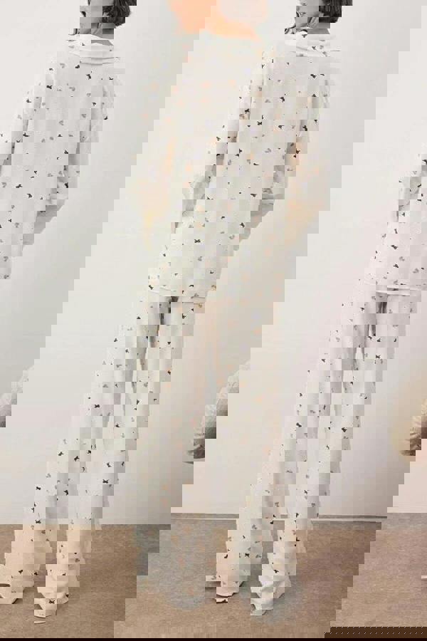 WOVCOR 2-Piece Printed Shally Woven Pajama Set