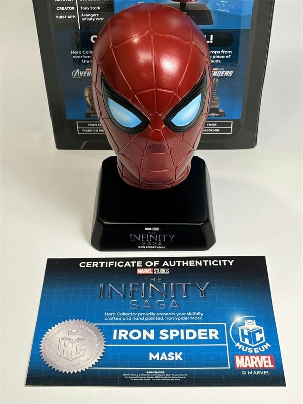 Eaglemoss Iron Spider Mask The Infinity Saga Avengers 18cm Polyresin Prop on Stand