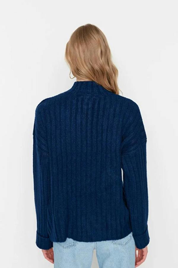 Hoxton Gal Oversized Soft-Textured High Neck Knit Top