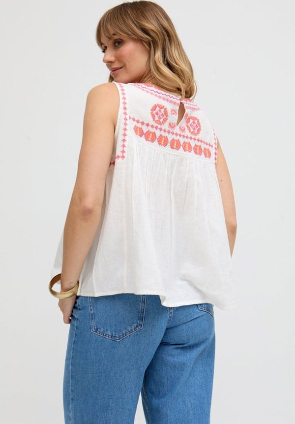 Raffya Alma Sleeveless Embroidered Blouse In White