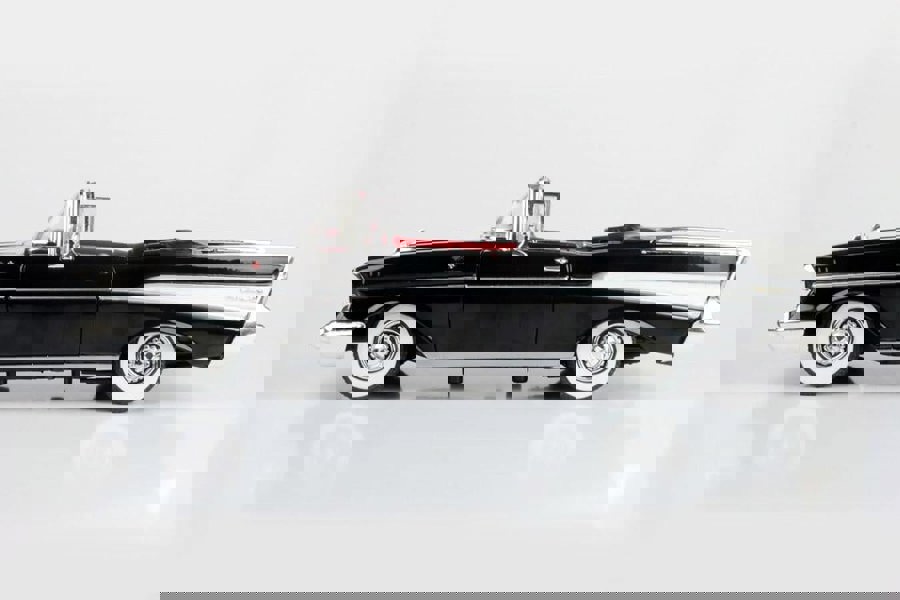 Motor Max James Bond 007 Dr No 1957 Chevy Bel Air 1:18 Motor Max 79831