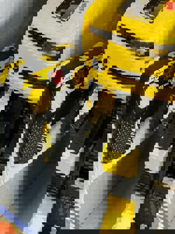 Jada Transformers Bumblebee Converting Remote Control RC 32cm Standing Jada 36112