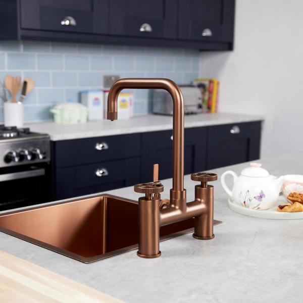 Flode kraft | Industrial Bridge Style 3 in 1 Instant Boiling Tap | Brushed Copper Finish
