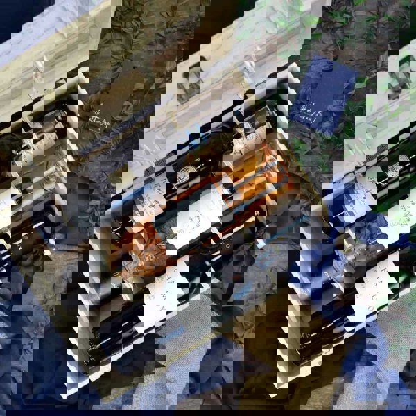 Wine Connoisseurs Chest. Luxury 6 Bottle Mixed Wine Case