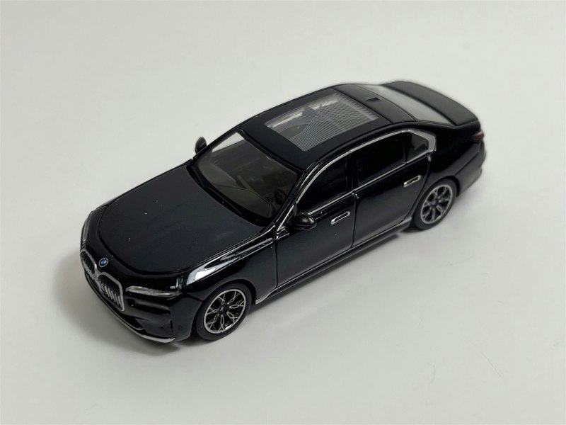 Mini GT BMW i7 xDrive60 Black Sapphire LHD 1:64 Scale MGT00802L