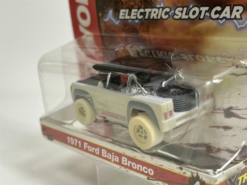 Auto World Slot Cars 1971 Ford Baja Bronco Chase Model X Traction Off Road HO Scale SC375-4