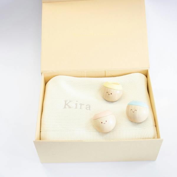 The Baby Gifting Company BLANKET AND SENSORY BALLS GIFT SET