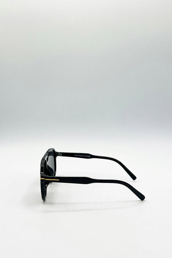SVNX Oversized Navigator Sunglasses in Black