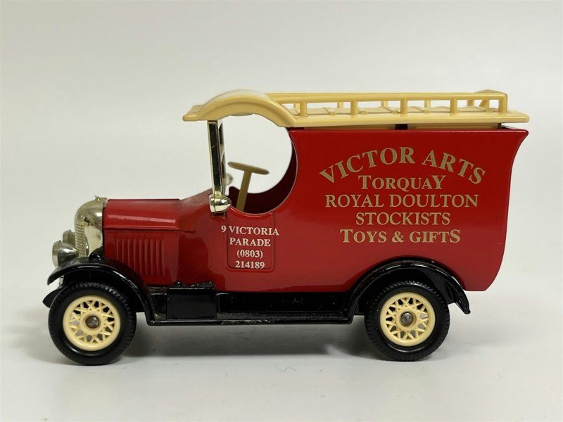 MCSlots Victor Arts Torquay Royal Doulton Van Pro Motors Lledo VATRD01D B2