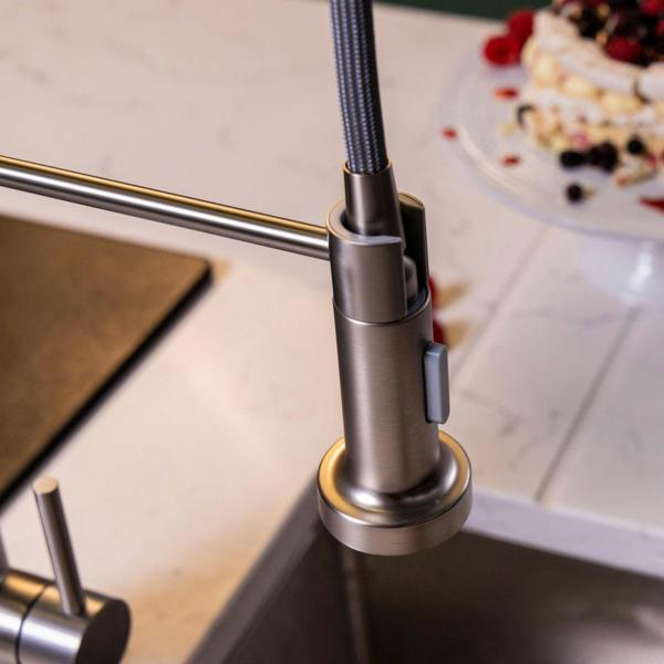 Flode Fjädra | Pull Out Kitchen Sink Mixer Tap | Spring Style Mixer Tap | Brushed Steel | Round Head
