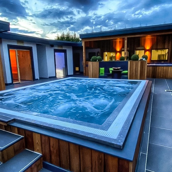 Virgin Experience Days Twilight Wellness Evening with Dinner for Two in the Spa Garden at Iveridge Hall