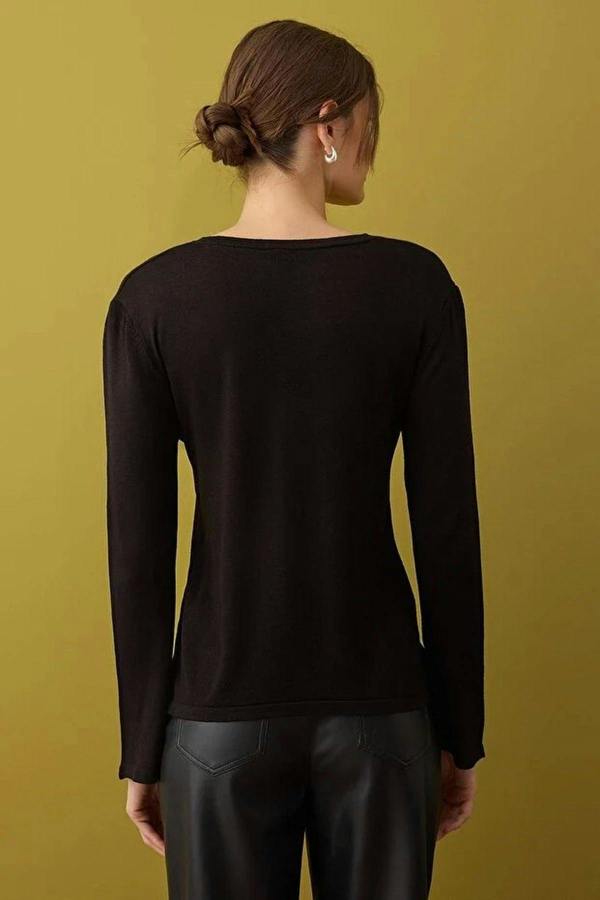 WOVCOR V-Neck Basic Knit Sweater