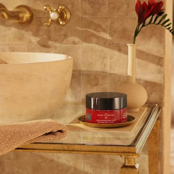 Rituals The Ritual Of Ayurveda Rejuvenating Body Scrub 300 g