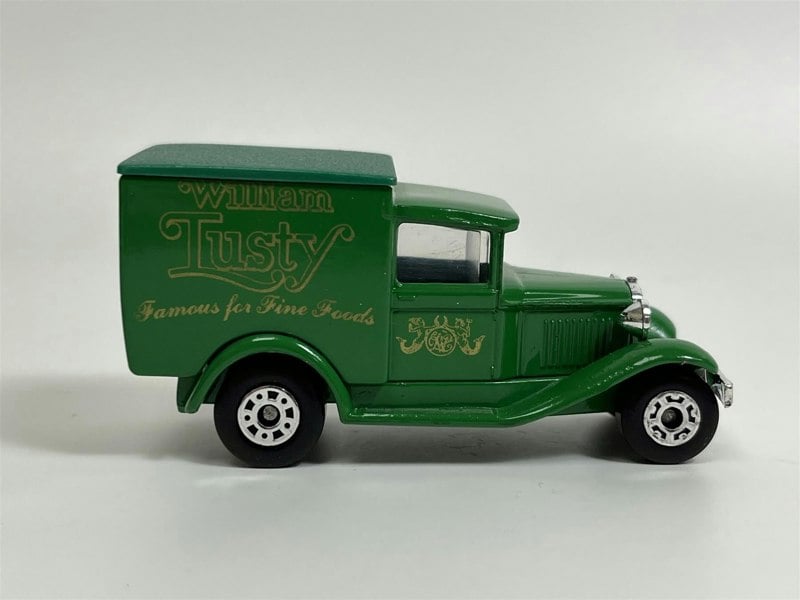 MCSlots Ford Model A William Lusty Green 1:64 Scale Matchbox MB38D S8