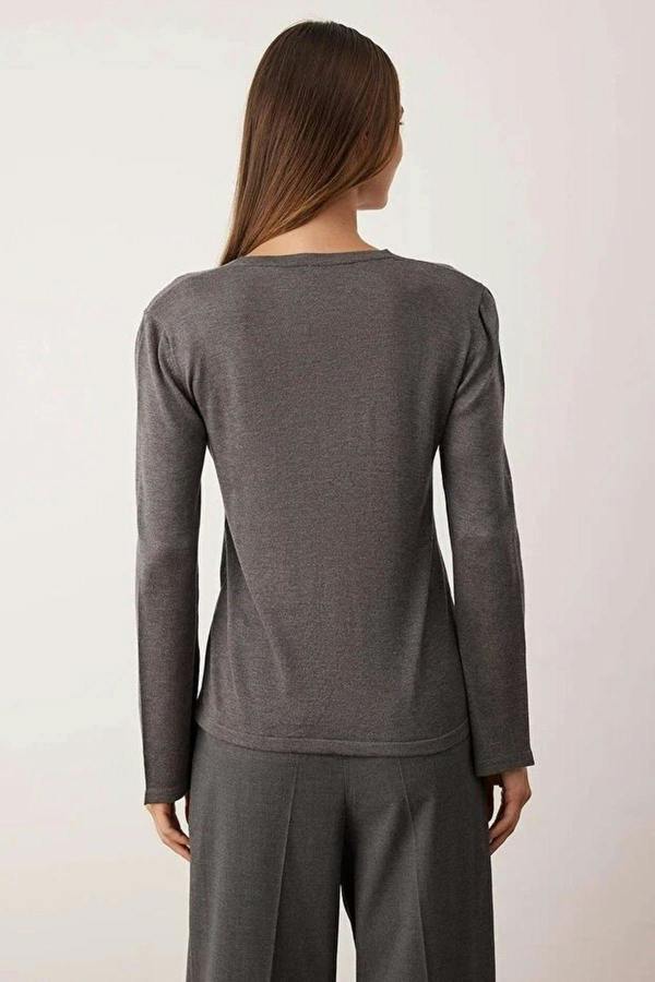 WOVCOR V-Neck Basic Knit Sweater