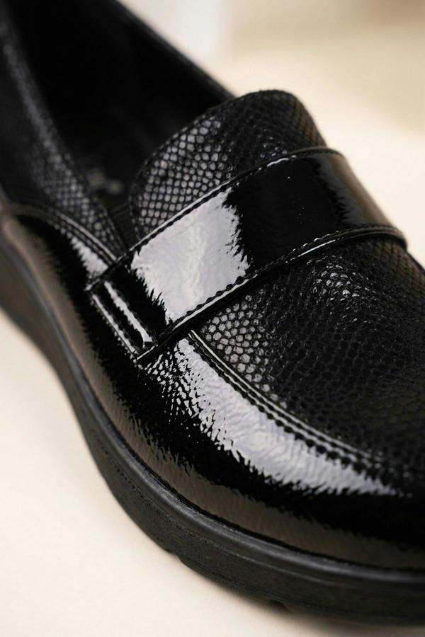 Saoirse Mixed Texture Wedge Loafers - Black