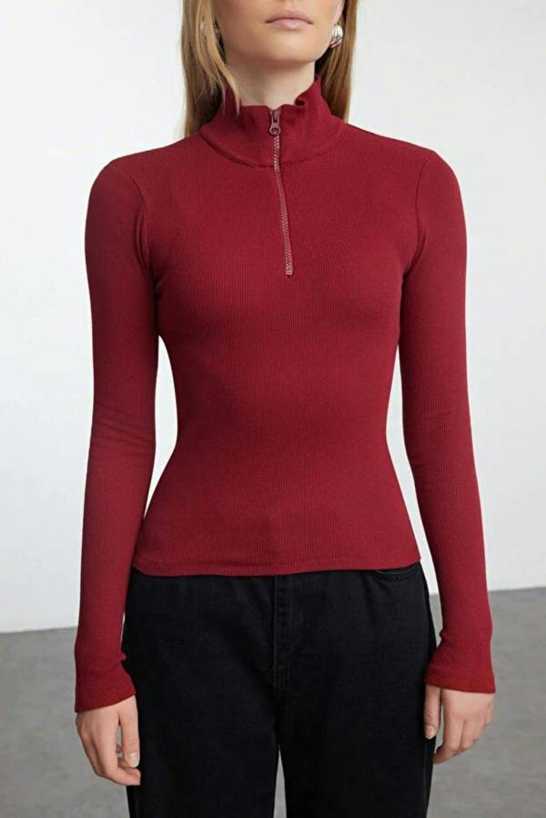 WOVCOR Fitted Zippered Collar Knit Blouse