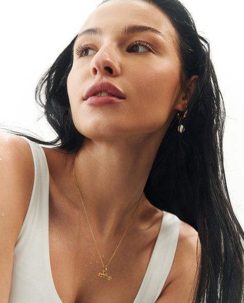 Elk & Bloom Raise The T-Bar Chunky 14K Gold Pendant Necklace