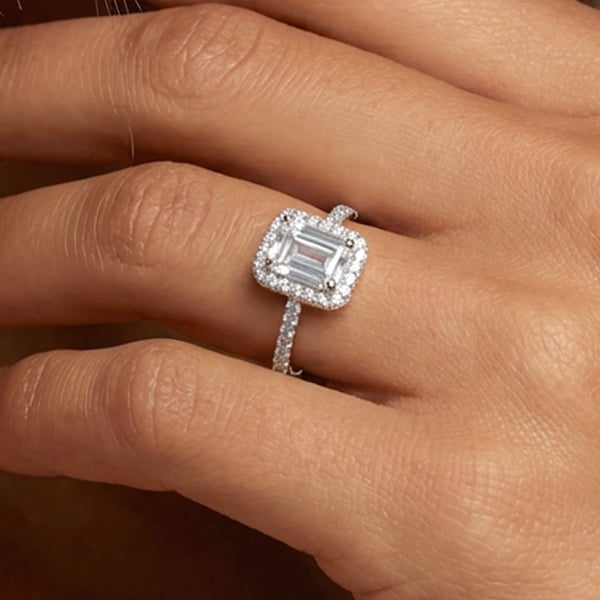 MUCHV Promise Ring With Sparkling Emerald Stone