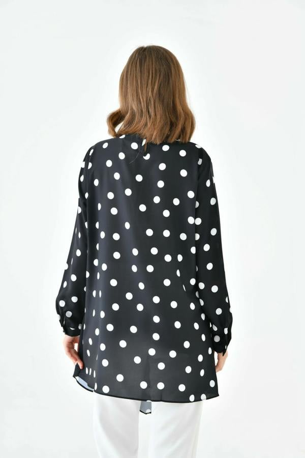 Hoxton Gal Oversized 3/4 Sleeves Crew Neck Layered Tunic with Polka Dot Print in Black and White