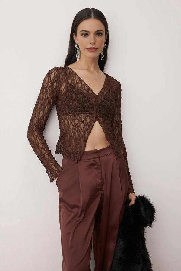 WOVCOR Unlined V-Neck Lace Party Blouse