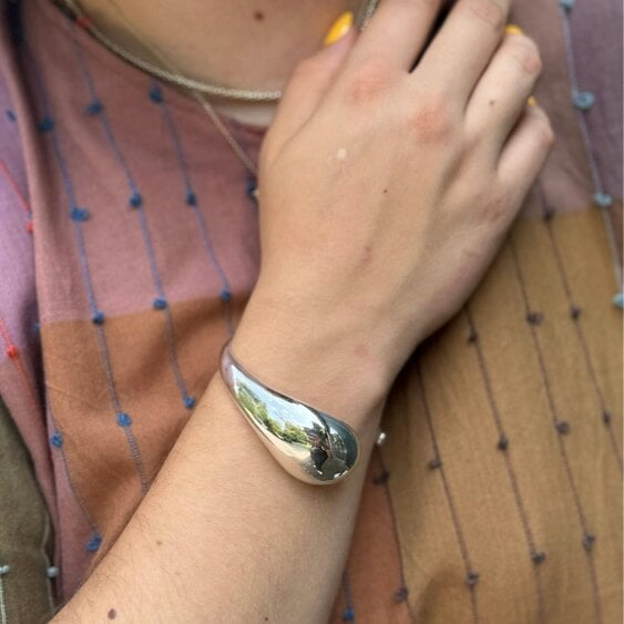 Reeves & Reeves Raindrop Cuff Bracelet