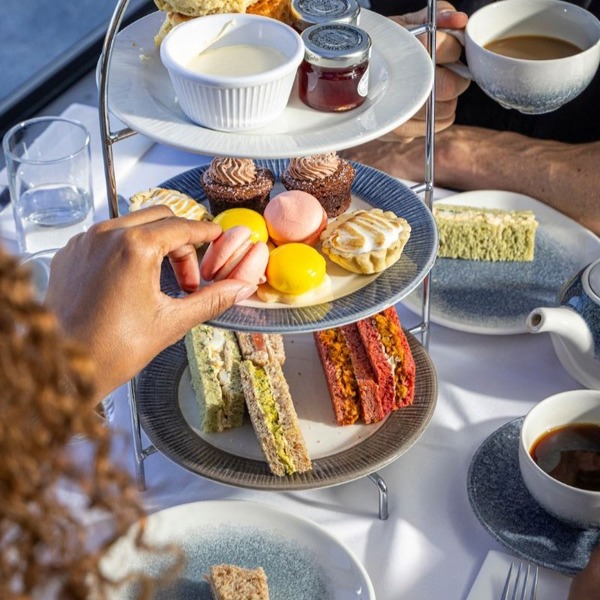 Virgin Experience Days Champagne Afternoon Tea And Thames River Cruise For Two