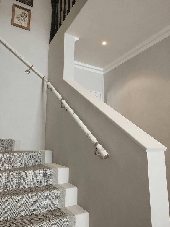 Handrails Direct Montford Soft White Marble Single Winder Handrail