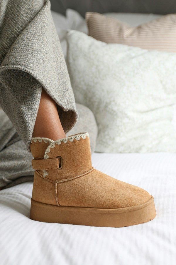 Where's That From Calla Flatform Fur Lining Ankle Boot With Velcro Fastening In Chestnut Suede