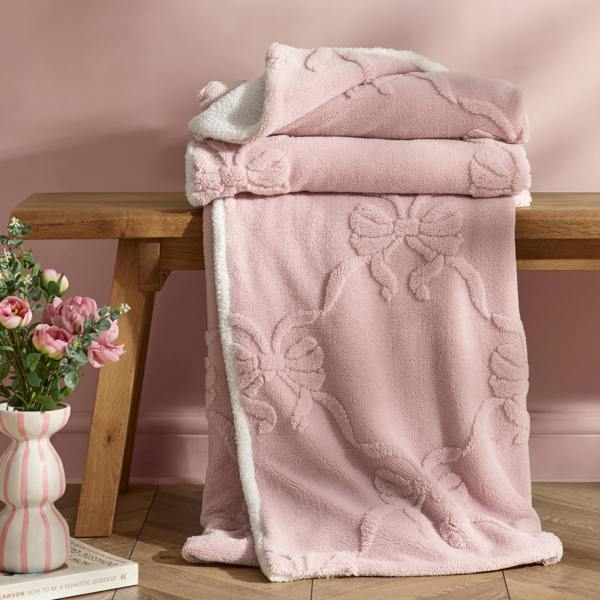 Catherine Lansfield Carved Bow Cosy Fleece Blanket Throw Pink