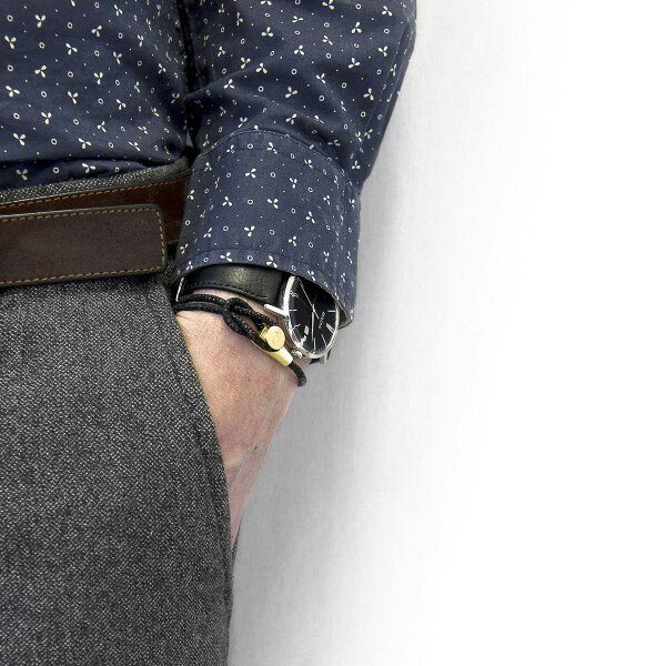 Anchor & Crew Raven Black Dundee 9ct Yellow Gold and Stingray Leather Bracelet