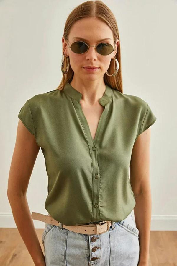 Hoxton Gal Sleeveless V-Neck Shirt