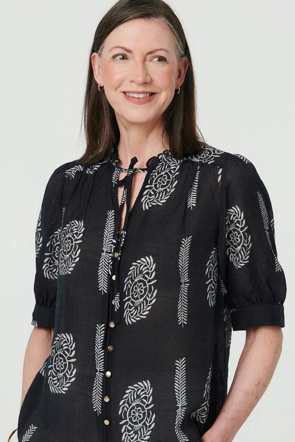 Black | Abstract Tie Front 1/2 Sleeve Blouse