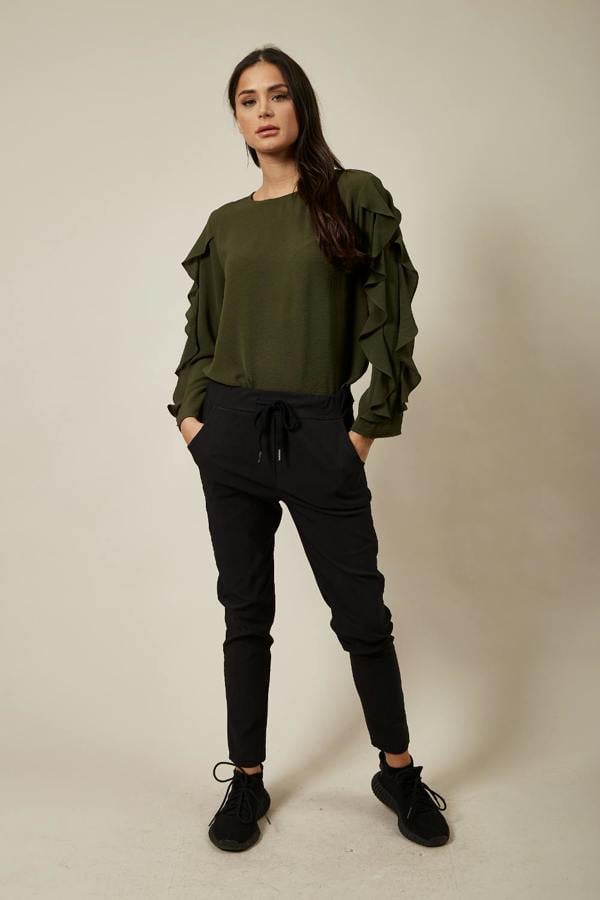Hoxton Gal Stretch Trousers In Black