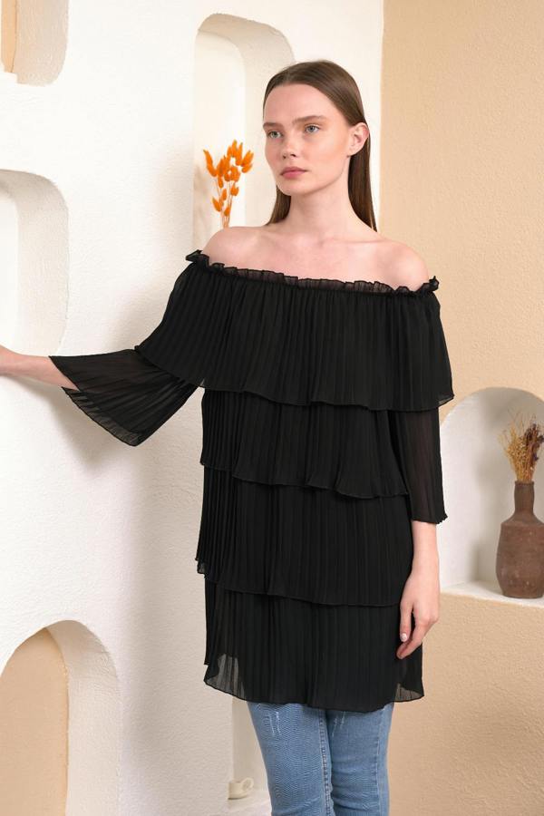 Hoxton Gal Off Shoulder Relaxed Fit 3/4 Sleeves Layered Blouse In Black