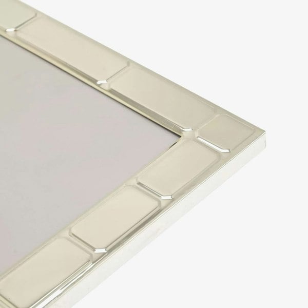 T. H. Baker Impressions Silver Plated Tile Pattern 4x6 Photo Frame FS21446