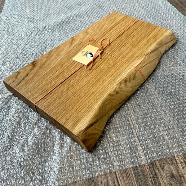 Giraffes & Craftz Live Edge Oak Chopping Board