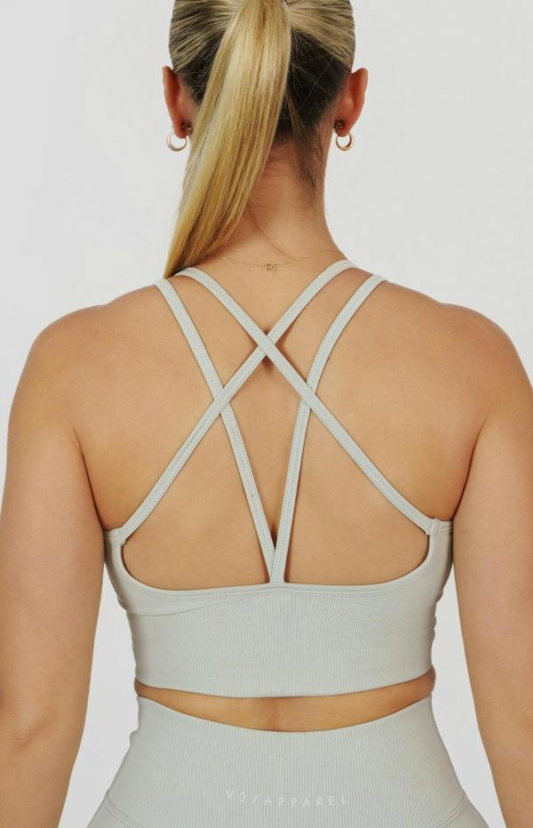 V3 Apparel Form Seamless Scrunch Shorts & Sports Bra Set - Light Grey