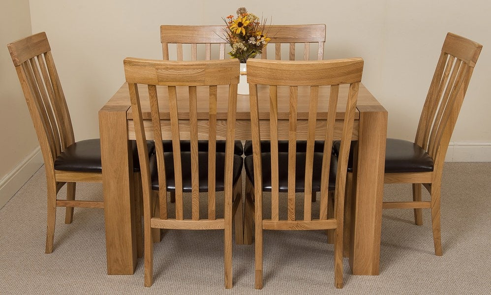 That's Furniture Kuba Small Oak Dining Table with Harvard Oak Chairs