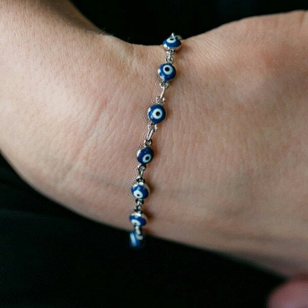 The Colourful Aura Blue Turkish Evil Eye Beaded Charm Protection Minimalist Adjustable Bracelet - Silver
