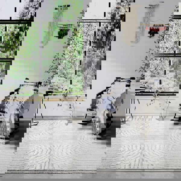 High Pile White Rug Chappe – Soft Geometric