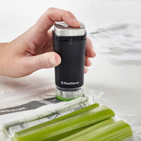 FoodSaver Handheld Cordless Food Vacuum Sealer Machine with Charging Dock, 1 Vacuum Container and 10 Zipper Vacuum Bags Black