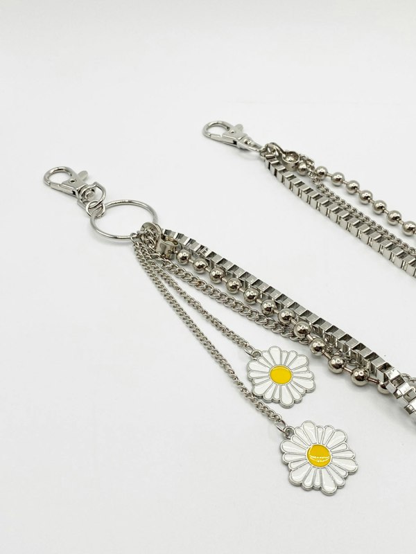 SVNX Jean Chain With Daisy Charms