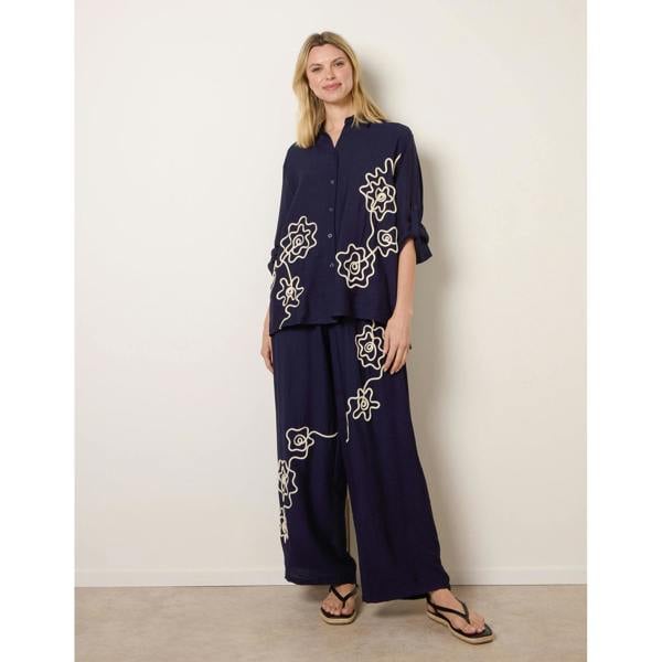 Blue Vanilla Floral Embroidery Shirt