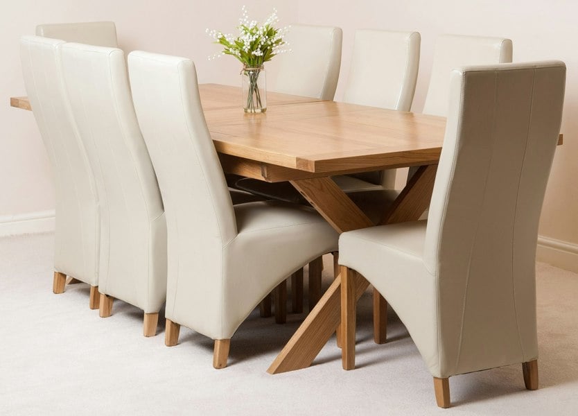 That's Furniture Vermont Cross Leg Oak Extending Dining Table with Lola Leather Chairs