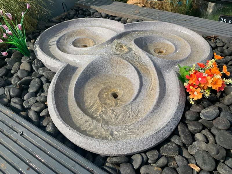 Tranquillity Water Features Dropa Stone Contemporary Solar Water Feature